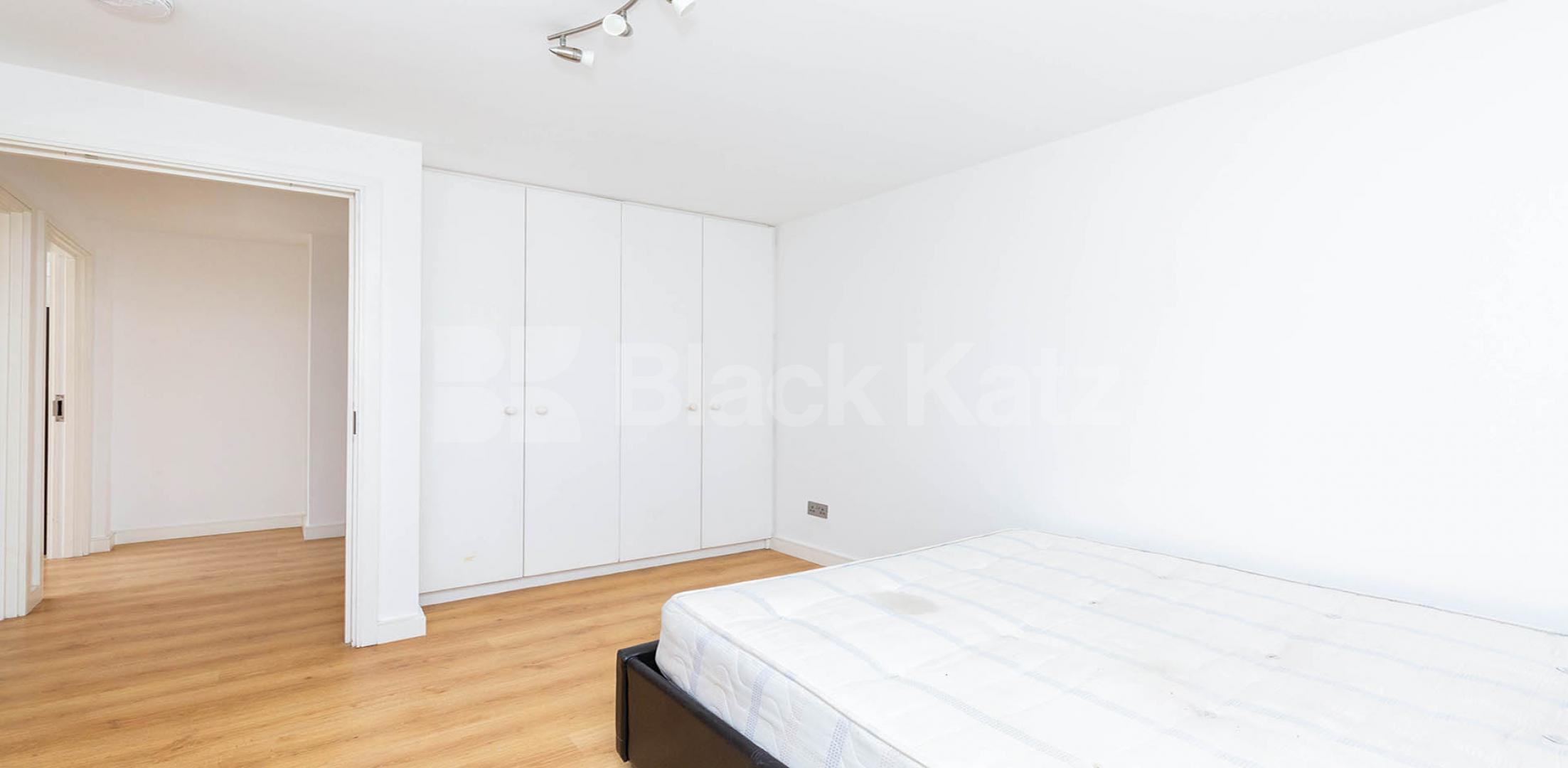 			3 Bedroom, 1 bath, 1 reception Apartment			 Criterion Mews, ARCHWAY N19